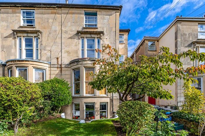 2 Bedroom Apartment For Sale In Cotham Side, Cotham, Bristol, BS6