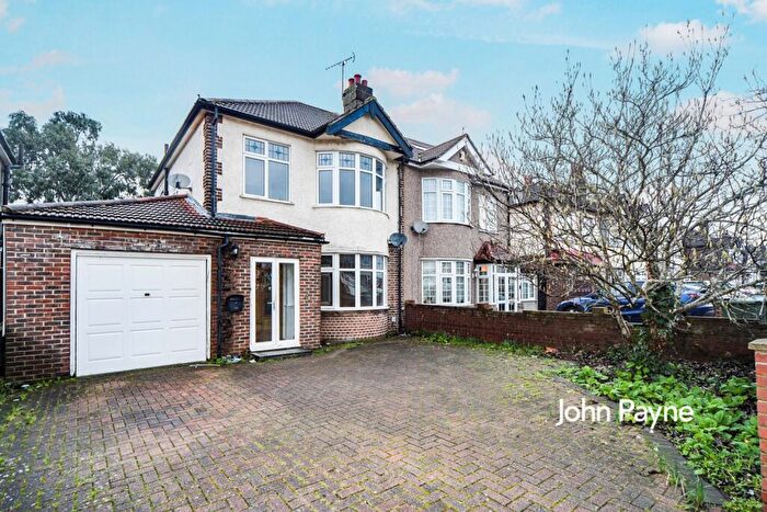 3 Bedroom Detached House To Rent In Leysdown Road London, SE9