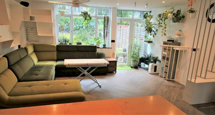 3 Bedroom Ground Maisonette To Rent In Barnsley Street, London, E1