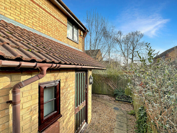 2 Bedroom End Of Terrace House To Rent In Stott Gardens, Cambridge, CB4