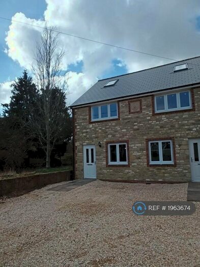 2 Bedroom Semi-Detached House To Rent In Church Street, Brackley, NN13