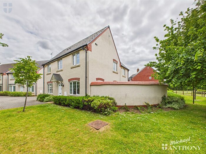 4 Bedroom Detached House For Sale In Hotspur Close, Haddenham, HP17