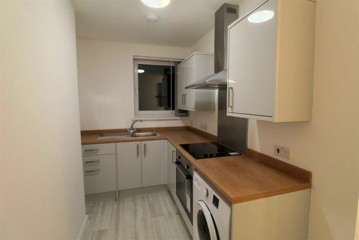 1 Bedroom Flat To Rent In Splott Road, Cardiff, CF24