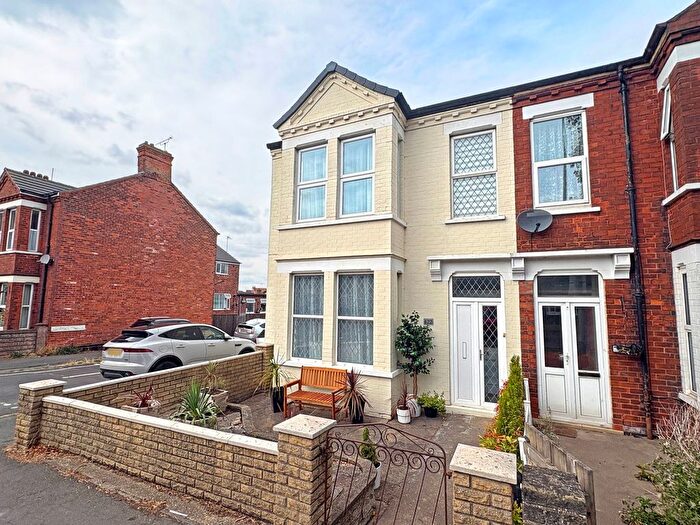 4 Bedroom Semi-Detached House For Sale In Wainfleet Road, Skegness, Lincolnshire, PE25