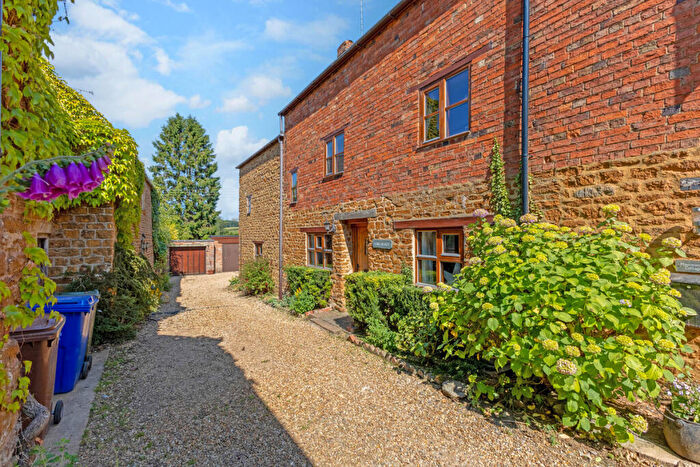 4 Bedroom Cottage For Sale In The Jetty Wardington Banbury, Oxfordshire, OX17