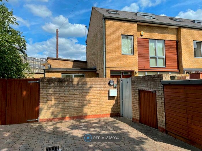 3 Bedroom End Of Terrace House To Rent In Ellacott Mews, London, SW16