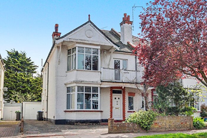 5 Bedroom Semi-Detached House For Sale In Clieveden Road, Thorpe Bay, SS1