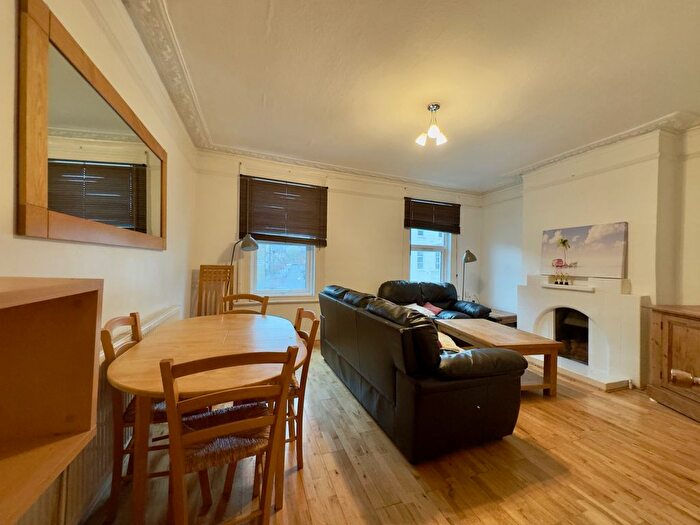 4 Bedroom Flat To Rent In Santley Street, London, SW4