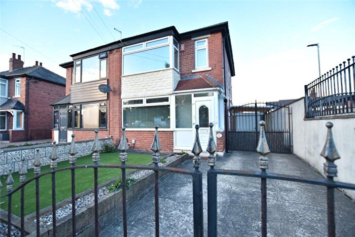 3 Bedroom Semi Detached House For Sale In Somerville Green, Leeds, West Yorkshire, LS14