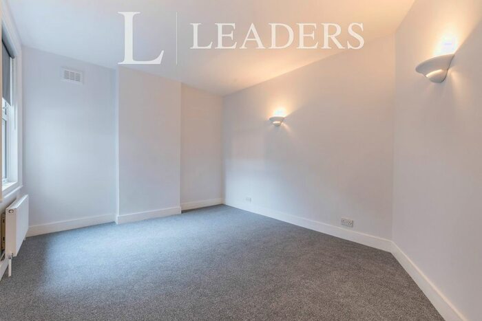 2 Bedroom Flat To Rent In Greenside Road, Croydon, CR0