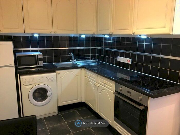 1 Bedroom Flat To Rent In Carterknowle Road, Sheffield S7