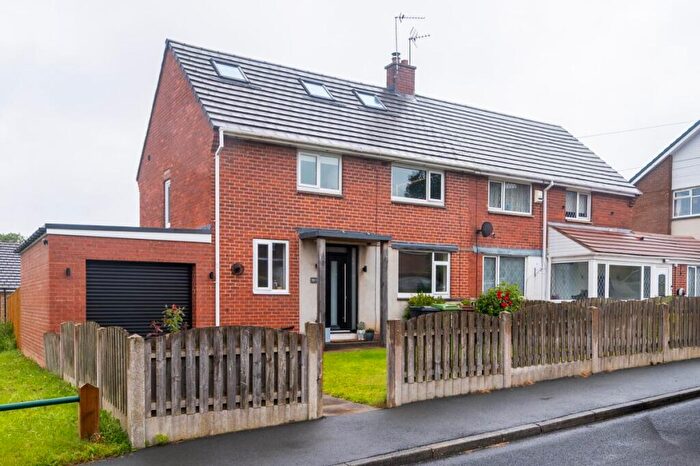 4 Bedroom Semi-Detached House For Sale In Kingsway, Drighlington, BD11