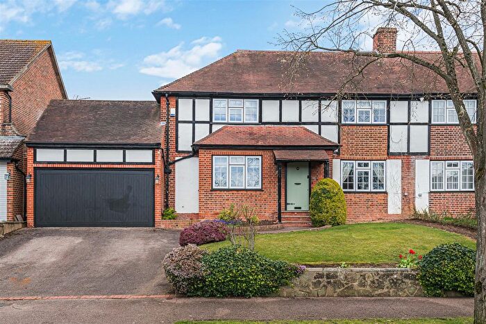 4 Bedroom Semi-Detached House For Sale In The Avenue, Potters Bar, EN6