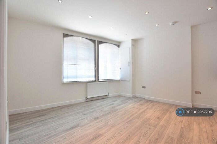 1 Bedroom Flat To Rent In Farley Hill, Luton, LU1