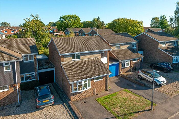 4 Bedroom Link Detached House For Sale In Claudian Place, St. Albans, Hertfordshire, AL3