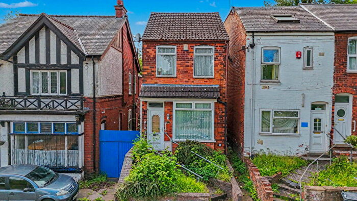 3 Bedroom Detached House For Sale In Warwards Lane, Birmingham, B29
