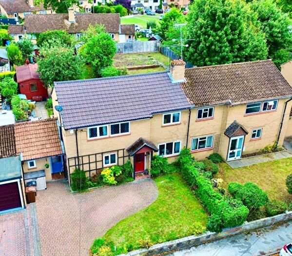 4 Bedroom Semi-Detached House For Sale In Longwater Road, Finchampstead, Wokingham, Berkshire, RG40