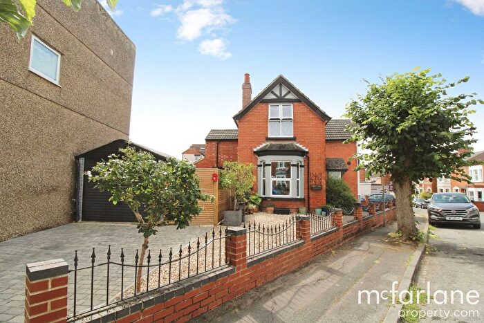 4 Bedroom Detached House For Sale In Ashford Road, Swindon, SN1