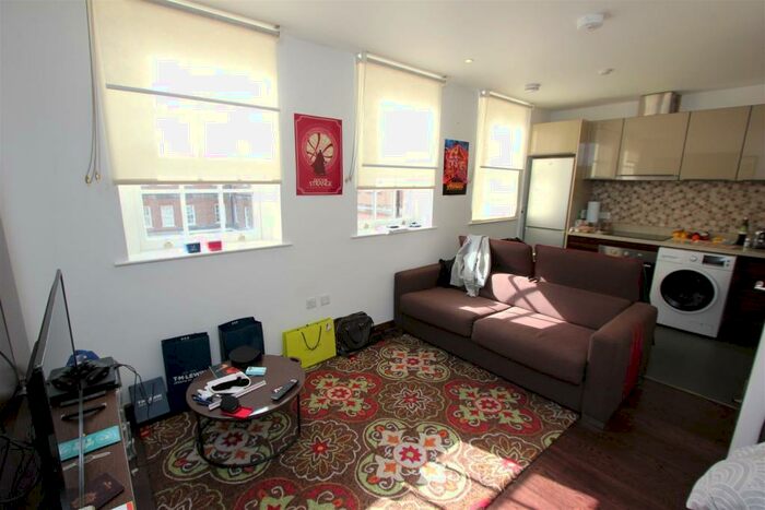 Apartment To Rent In King Henry Terrace, Sovereign Court, Wapping, E1W