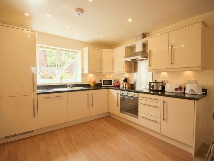 2 Bedroom Flat To Rent In Dean Court Road, Botley, Oxford OX2