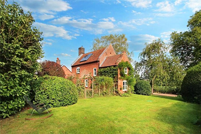 3 Bedroom Detached House For Sale In Bath Cottages, Skeets Hill, Shotesham St. Mary, Norwich, NR15