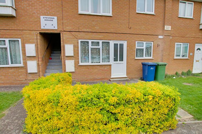 2 Bedroom Flat To Rent In St. Johns Chase, March, PE15