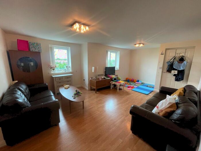 2 Bedroom Apartment To Rent In Knightsbridge Court, Gosforth, NE3