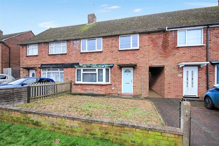 3 Bedroom Terraced House For Sale In Gloucester Crescent, Rushden, NN10
