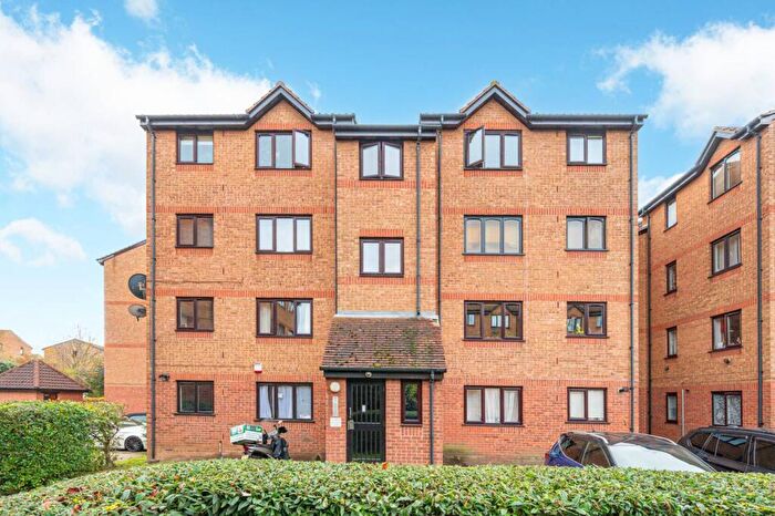 Studio To Rent In Glenville Grove, Deptford, London, SE8