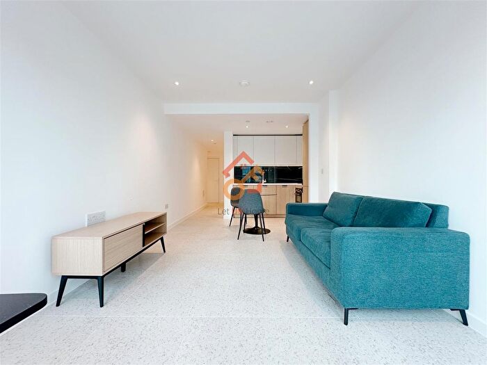 Studio To Rent In Bouchon Point, Cendal Crescent, London, E1