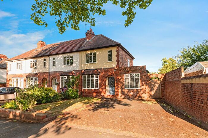 3 Bedroom End Of Terrace House For Sale In Warstones Road, Penn, Wolverhampton, WV4
