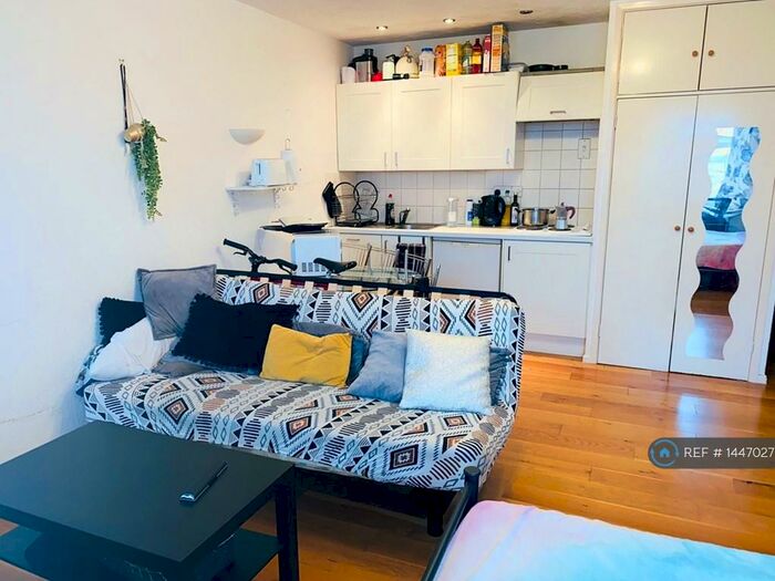 Studio To Rent In Bettina House, Bournemouth, BH2