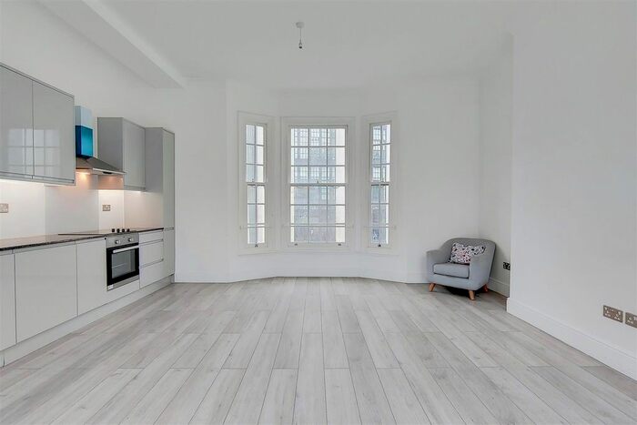 2 Bedroom Flat To Rent In Kensington High Street, Kensington, London, W8