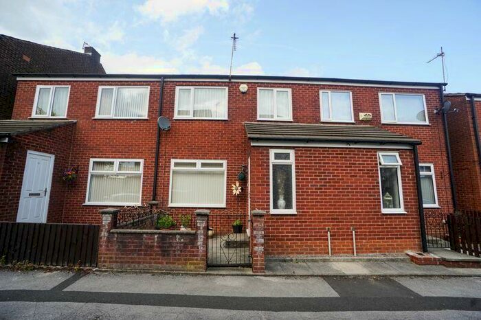 3 Bedroom Mews To Rent In Wright Street, Horwich, BL6
