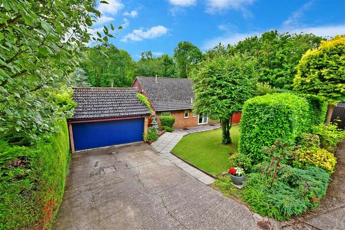 4 Bedroom Detached House For Sale In Redhill Wood, New Ash Green, Longfield, Kent, DA3