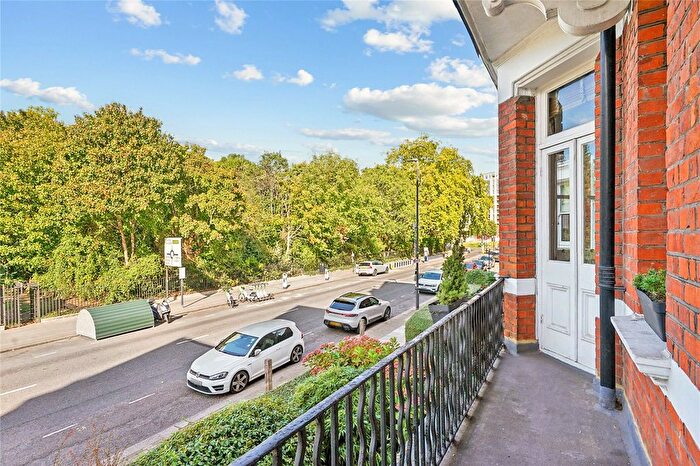 2 Bedroom Flat To Rent In Prince Of Wales Mansions, Prince Of Wales Drive, London, SW11