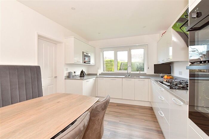 5 Bedroom Detached House For Sale In Old Road, East Cowes, Isle Of Wight, PO32