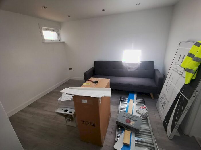 2 Bedroom Maisonette To Rent In Lea Bridge Road, London, E10