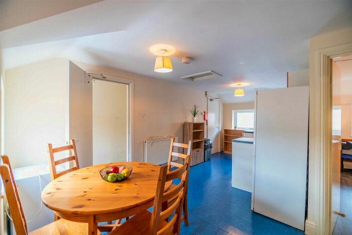 2 Bedroom Property To Rent In Barbican Road, York, YO10