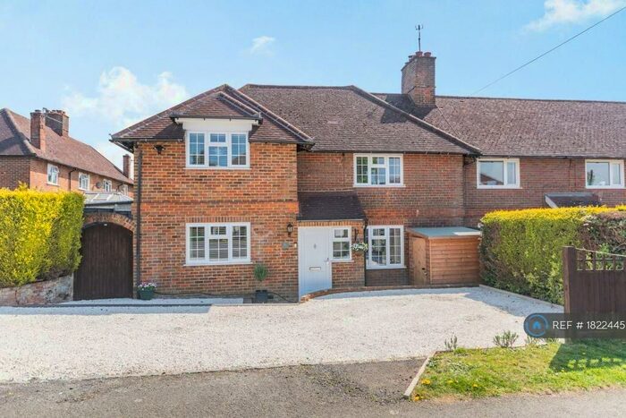 4 Bedroom Semi-Detached House To Rent In New Road, Amersham, HP6