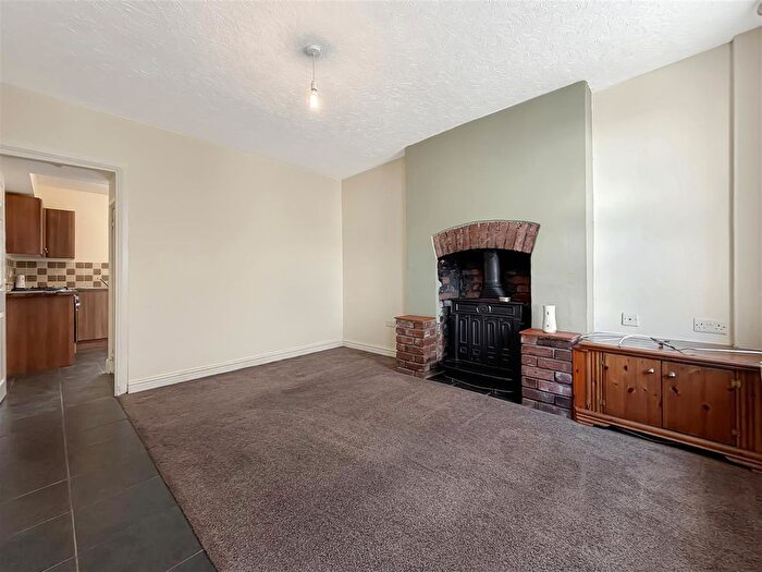 2 Bedroom Terraced House For Sale In Princes Street, Paignton, TQ3