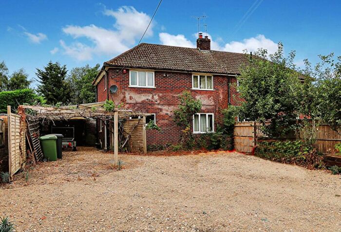 3 Bedroom Semi-Detached House For Sale In Pangbourne Road, Tidmarsh - Pangbourne Station & Shops Only Mile, RG8
