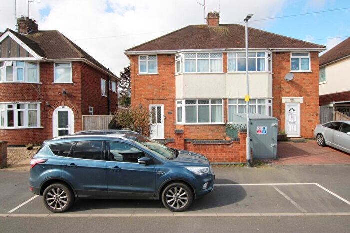 3 Bedroom Semi Detached House For Sale In Southgate Drive, Kettering, Northamptonshire, NN15