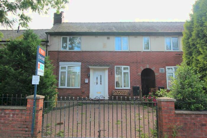 4 Bedroom Terraced House To Rent In Johnson Fold Avenue, Bolton, BL1