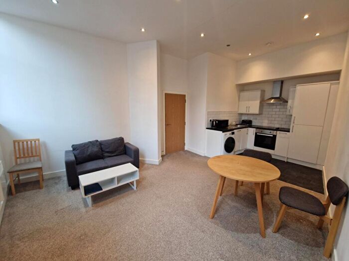 1 Bedroom Flat To Rent In Law Russell House, Vicar Lane, Bradford, West Yorkshire, BD1