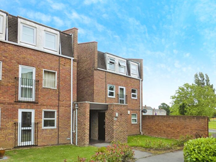 2 Bedroom Flat To Rent In Broughton Grange, Swindon, SN3