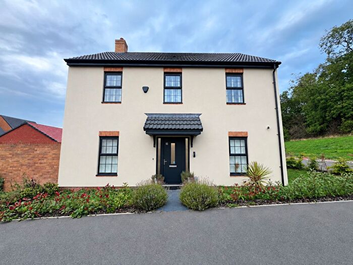4 Bedroom Detached House For Sale In Charnian Way, Shepshed, Loughborough, LE12