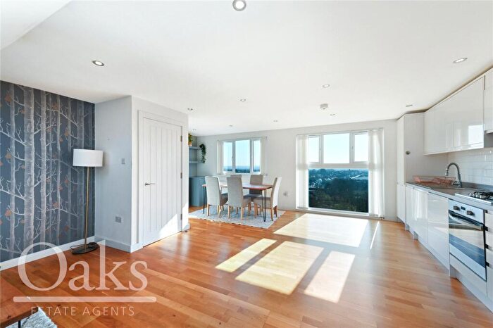 3 Bedroom Apartment For Sale In Ross Road, South Norwood, SE25