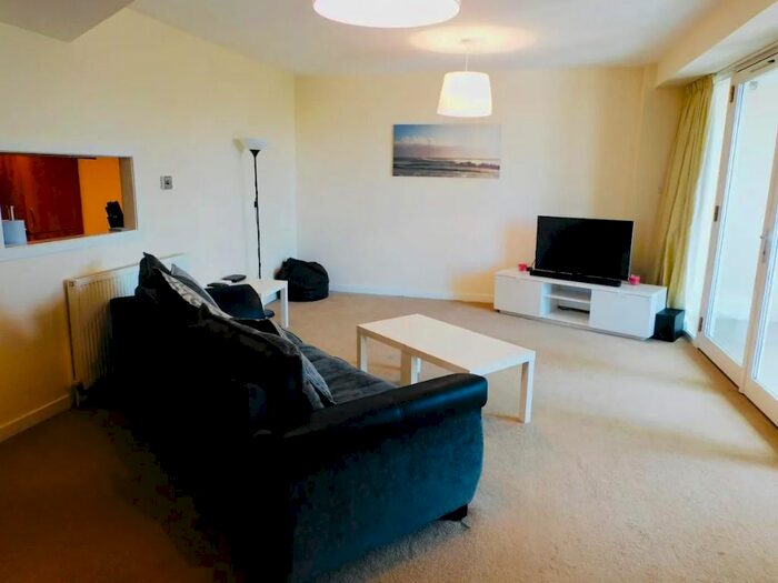 2 Bedroom Flat To Rent In Brabloch Park, Paisley, Renfrewshire, PA3