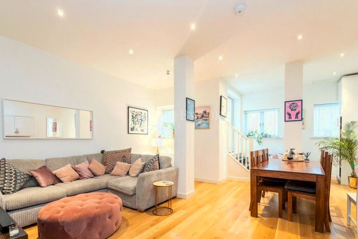 1 Bedroom Apartment To Rent In Babik Court, Shacklewell Lane, Hackney, E8